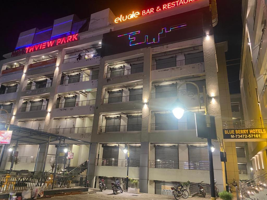 Blueberry Zirakpur-a Family With Spacious And Hygenic Hotel 4*