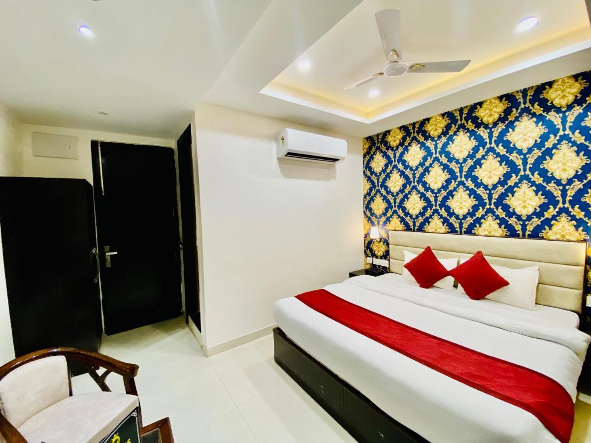 Blueberry Zirakpur-a Family With Spacious And Hygenic 4*