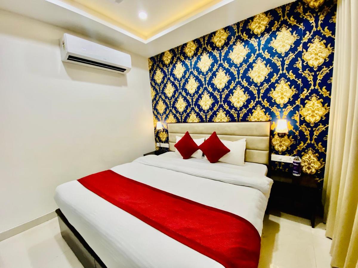 Blueberry Zirakpur-a Family With Spacious And Hygenic Hotel Chandigarh