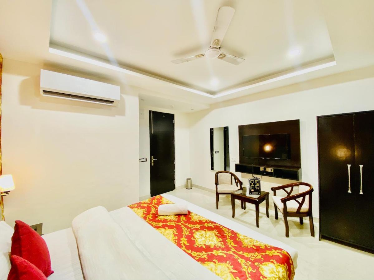 Blueberry Zirakpur-a Family With Spacious And Hygenic 4*