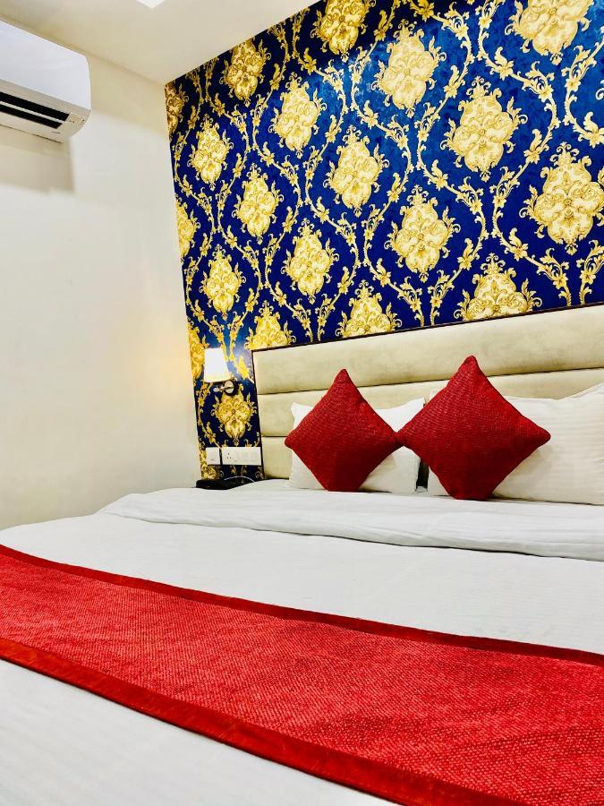 Blueberry Zirakpur-a Family With Spacious And Hygenic Chandigarh